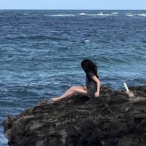 Meet your Posher, Caitlin